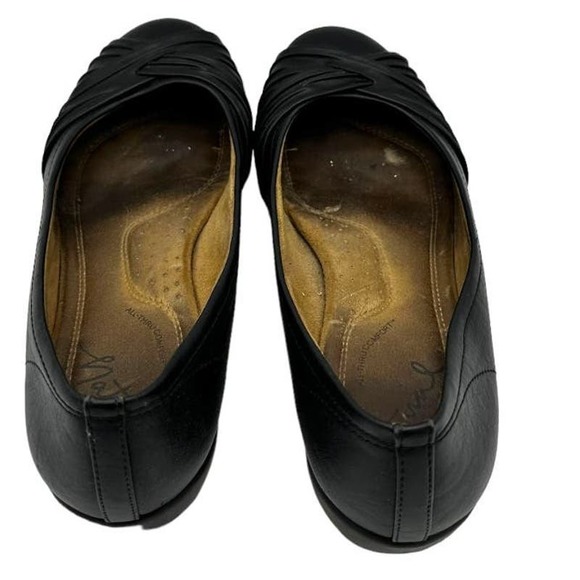 NATURAL SOUL ALL THRU BLACK COMFORT SLIDE ON FLATS SIZE 7.5 - Picture 6 of 7